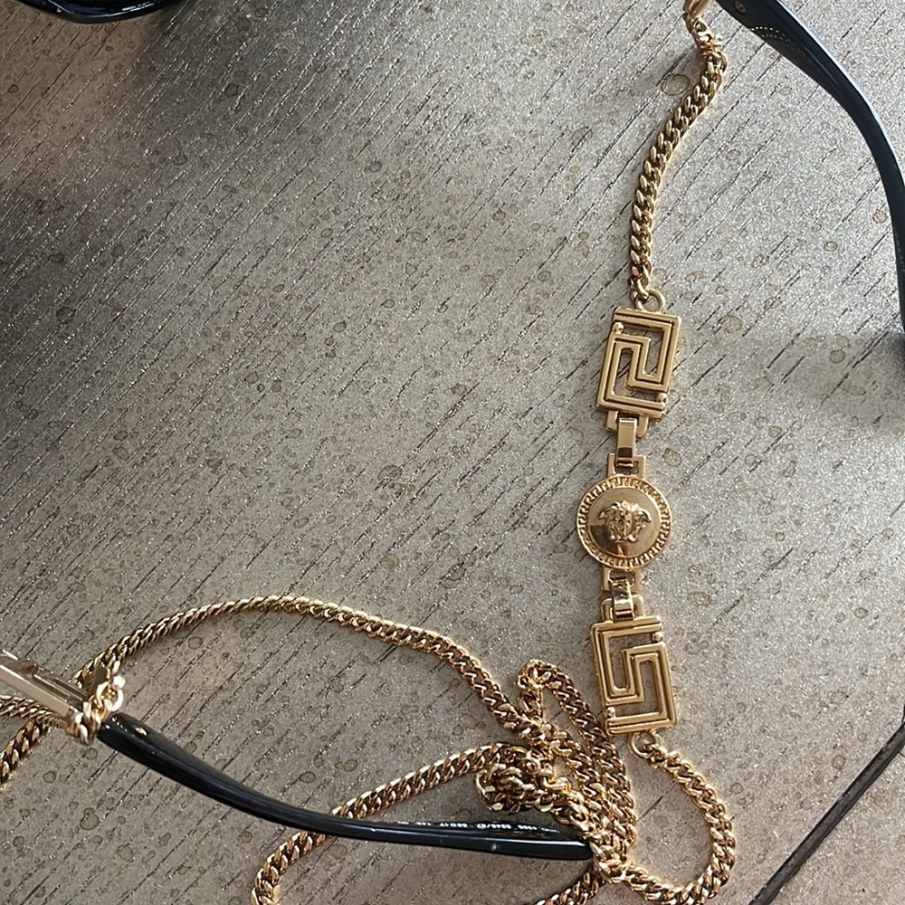 Authentic Versace sunglasses with the chain - Picture 6 of 8